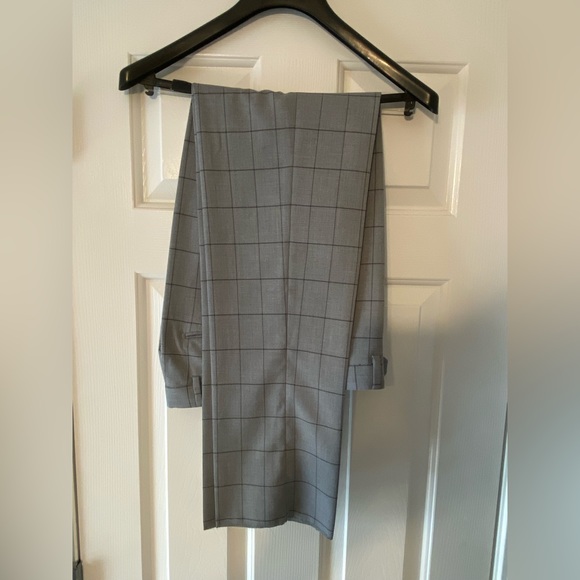 Brand new suit!!! - Picture 2 of 2